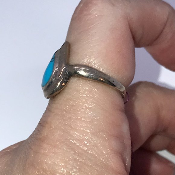 Turquoise Teardrop and Silver Ring, Size 6 1/2 - Picture 8 of 16